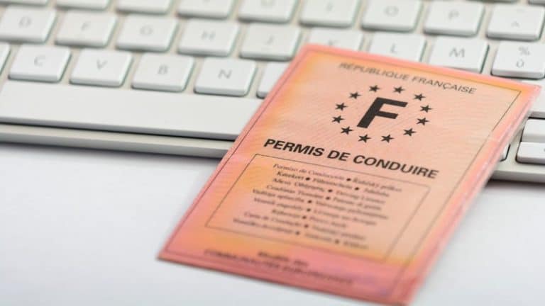 Le permis de conduire à vie c'est fini pour tous les français