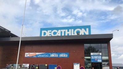 Decathlon sort une polaire très chaude fabriquée à partir de bouteilles en plastique