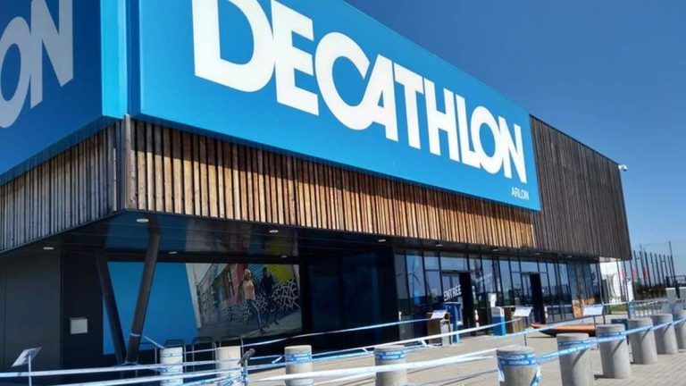 Decathlon propose les parasols parfaits et résistants pour la plage