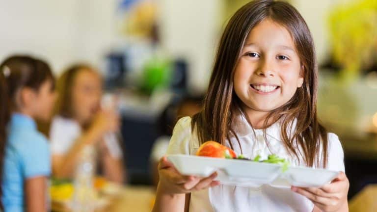 Aide financière: qui peut profiter de la cantine scolaire à 1 euro en 2024 ?