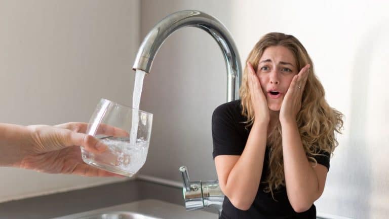 Eau du robinet: plus de 50 communes sans eau potable en France, les régions concernées