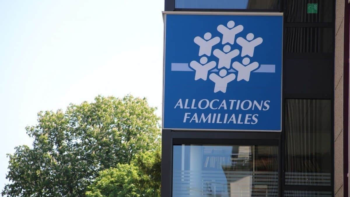 CAF: ces français qui vont toucher une aide de 635 euros sans faire aucune demande