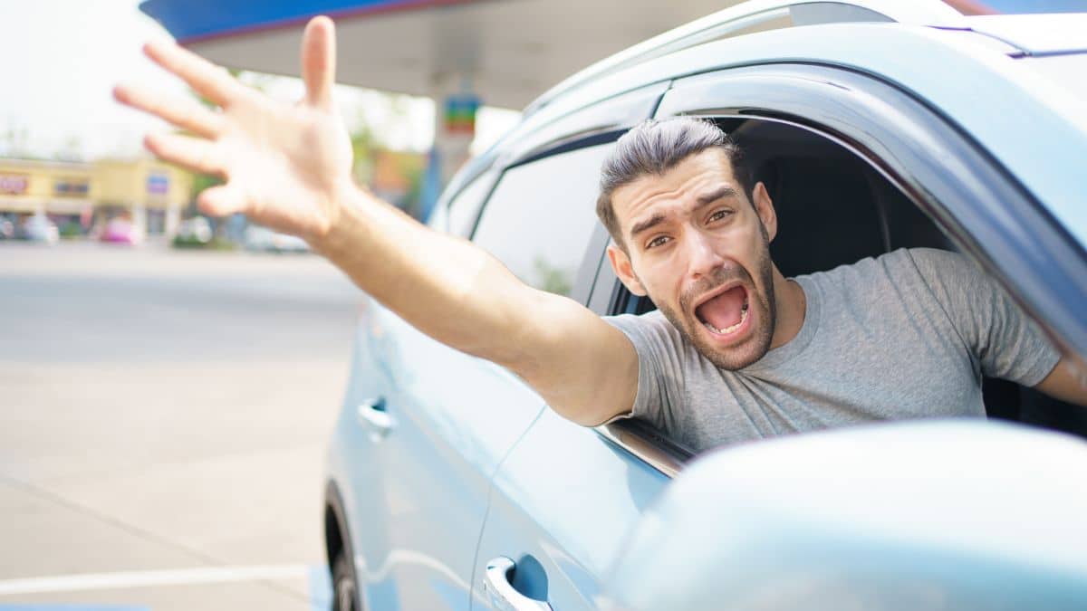 Automobilistes: une grosse amende si vous roulez avec ces pneus dans ces 48 départements