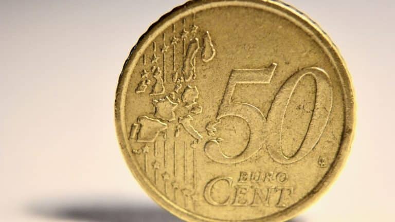 Ces pièces de 50 centimes d’euro valent désormais 100 fois plus, les indices pour les reconnaitre