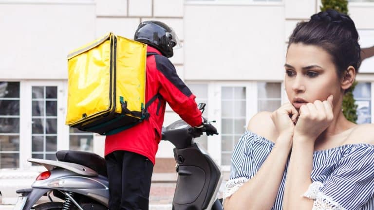 Cette nouvelle arnaque explose faites très attention si vous commandez sur Uber Eats ou Deliveroo