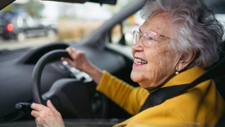 Permis de conduire: les conducteurs seniors obligés de passer des tests en 2024 ?