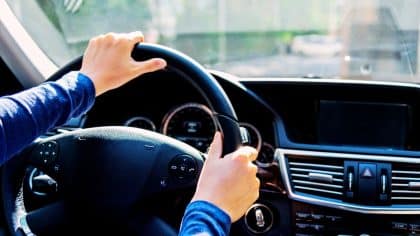 Permis de conduire: une lourde amende pour tous les automobilistes qui conduisent avec ces vêtements en hiver