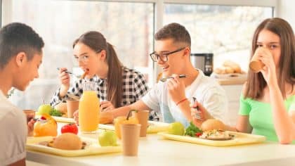 Qui va toucher cette prestation sociale de la CAF pour payer la cantine scolaire de son enfant jusqu’au lycée ?