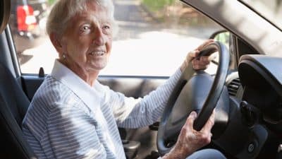 Un test obligatoire pour les conducteurs seniors qui souhaitent garder leur permis de conduire ?