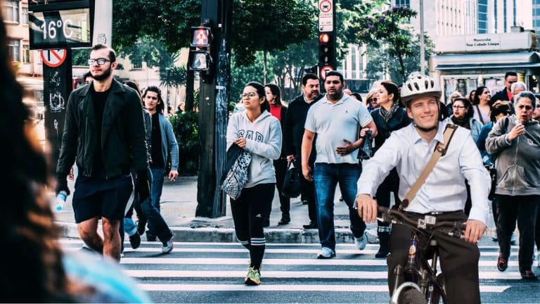 Les piétons prioritaires sur les cyclistes ? La réponse va beaucoup vous surprendre