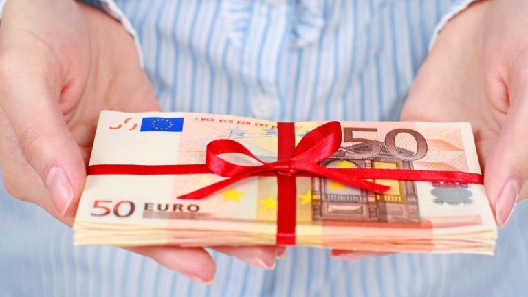 Prime de Noël: les critères et conditions pour toucher cette aide de 500 euros