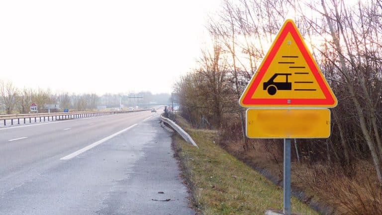 75% des automobilistes ne connaissent pas la signification de ce panneau important sur la route