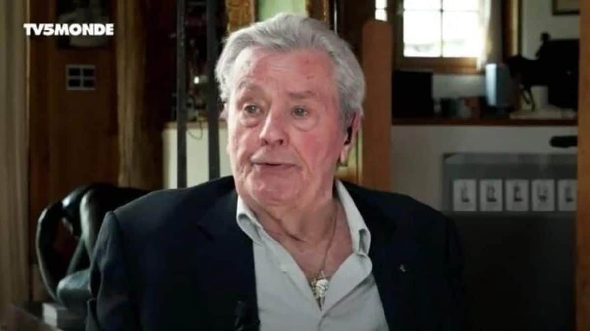 Alain Delon: son fils très cash sur ces terribles rumeurs après sa mort