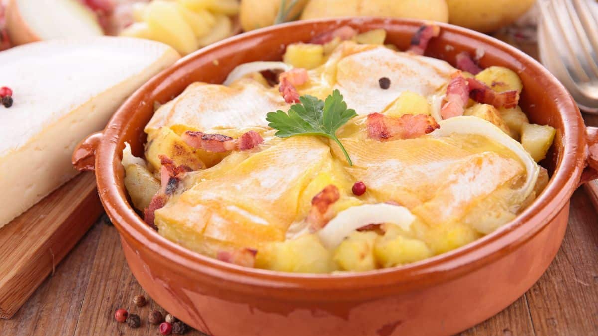 La meilleure technique pour couper le reblochon et réussir sa tartiflette