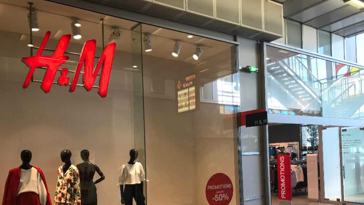 H&M annonce une mauvaise nouvelle et ferme plusieurs magasins, la liste des villes concernées