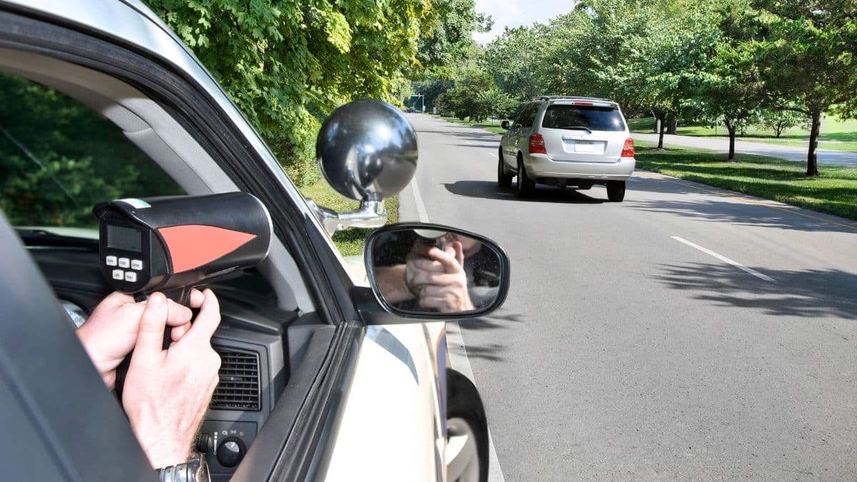 Le salaire hallucinant des conducteurs de voitures radars privés en France